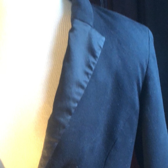 Willi Smith short tux  women’s jacket size 8/satiny lapels/lined/pleated back - Picture 10 of 17